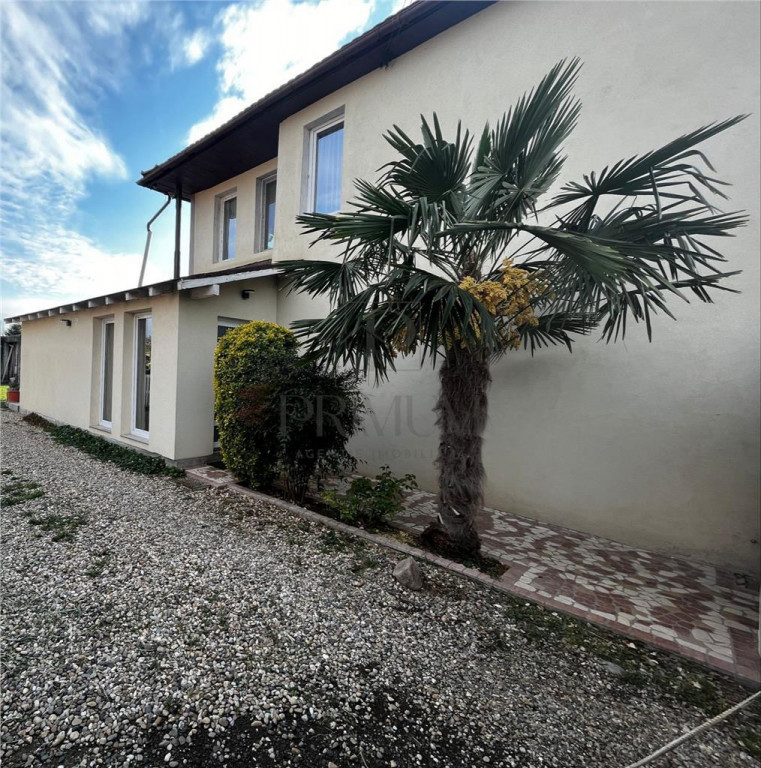 Sag- vatra satului- 7 camere- strada asfaltata