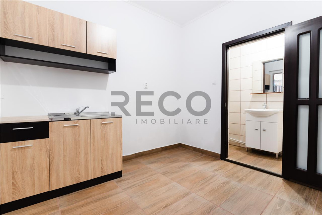 RECO . Casa centrala la pret de garsoniera .