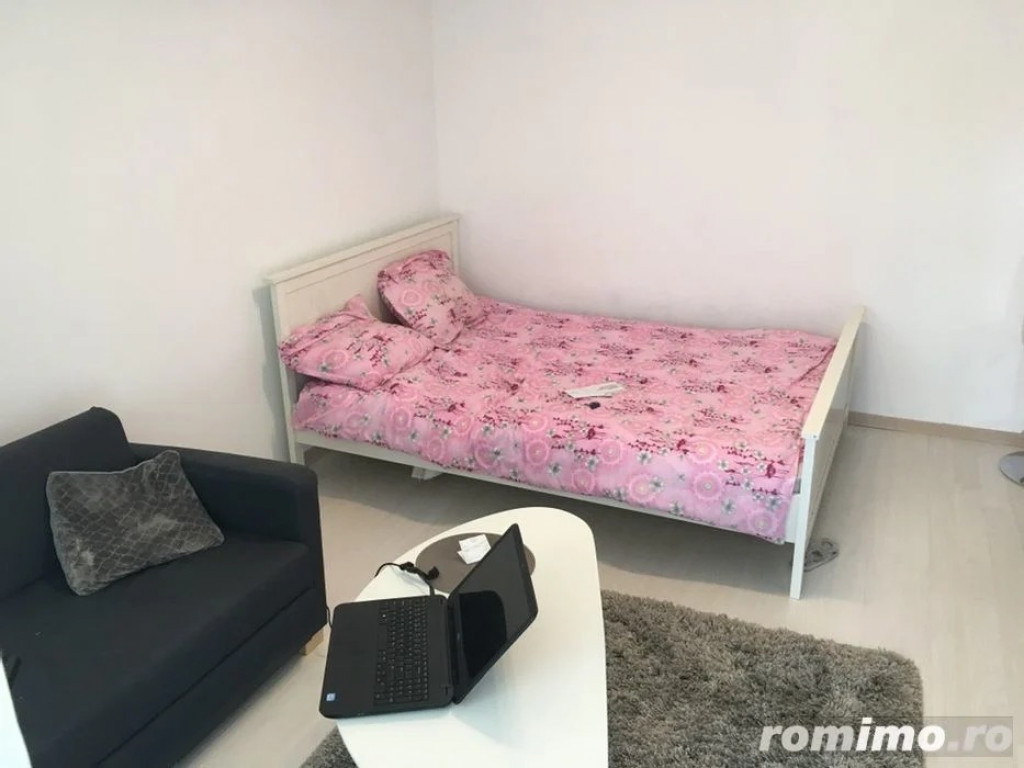 1 camera in zona Lipovei