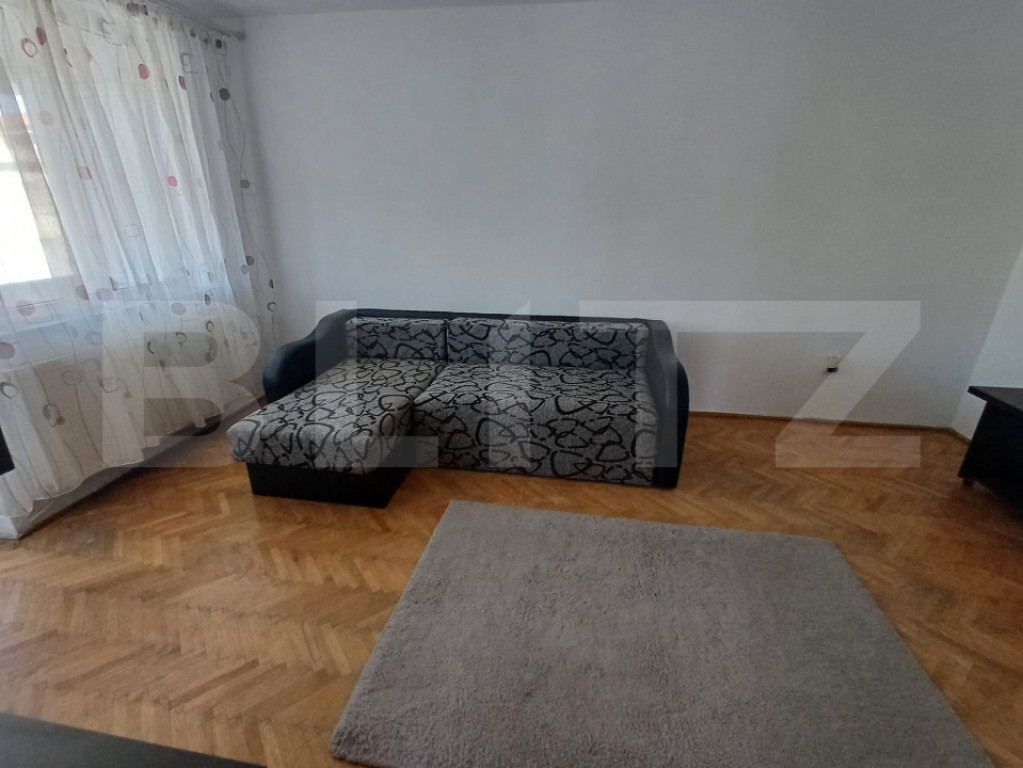 Apartament de inchiriat, cu 2 camere, 50 mp, zona Aleea Smar