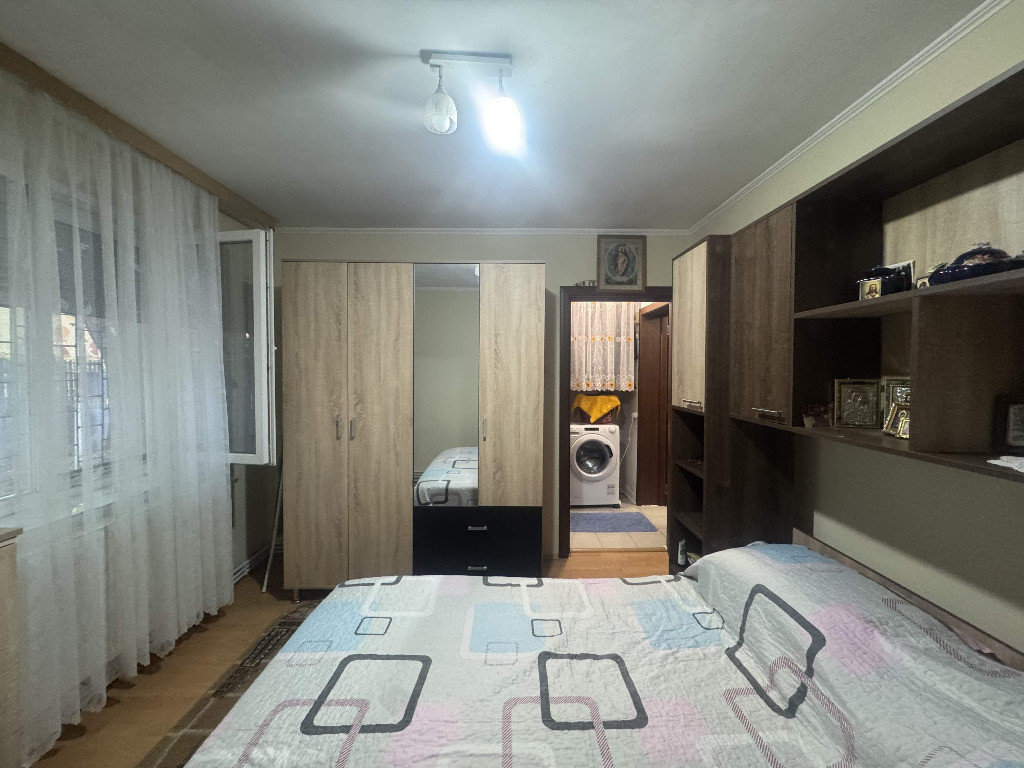 2 cam, 45 mp, bloc caramida, parter, ultracentral - str. Pacii