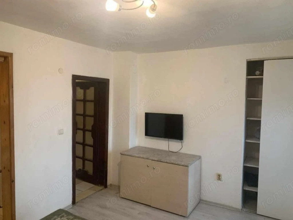 1 camera in zona Spitalului Judetean