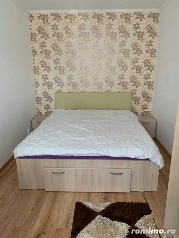 2 camere in zona Complexului Studentesc