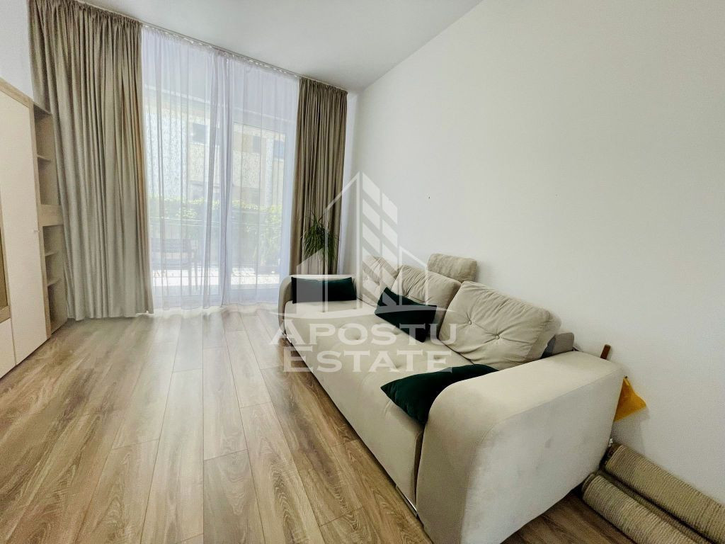 Apartament cu 3 camere,centrala si curte proprie ,in Dumb...