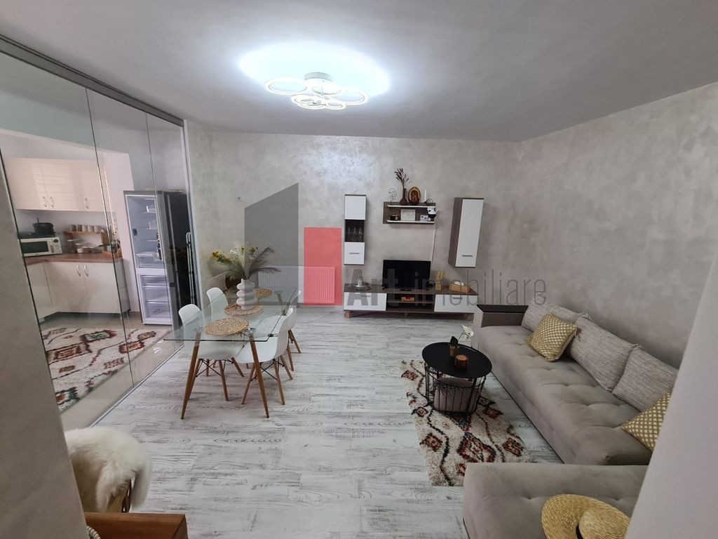 Inchiriez apartament militari residence