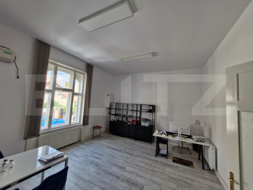 Spațiu de birou de inchiriat 50 mp – 2 camere si baie, zo