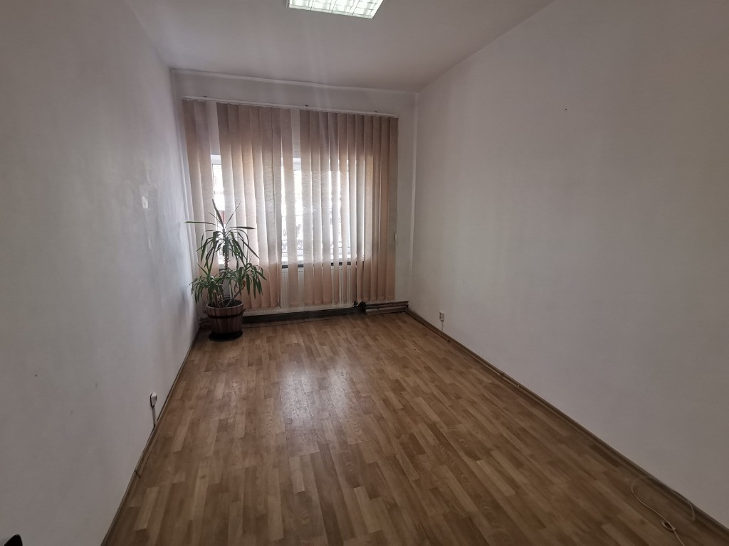 INCHIRIEZ spatiu birou 1 camera ,13 mp,zona Semicentrala