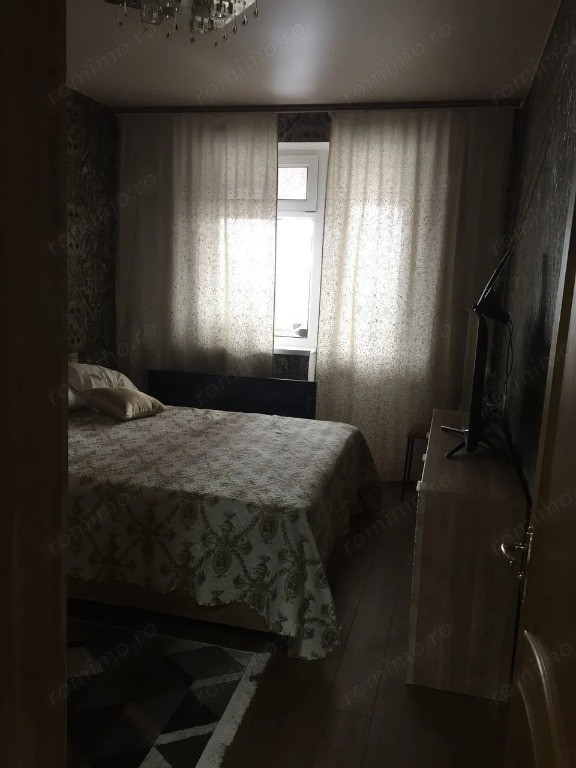 3 camere in zona Garii