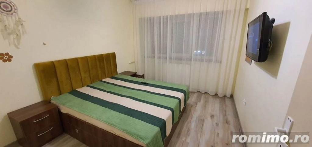 1 camera in zona Aradului