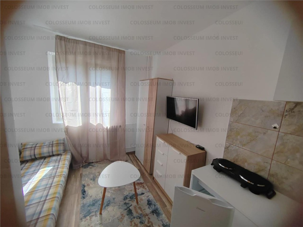 Camera de camin cu baie si bucatarie - zona Florilor