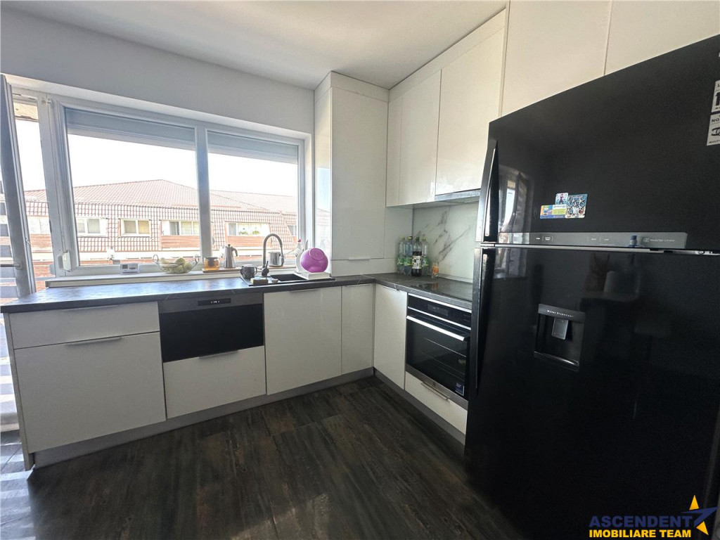 Suprafata generoasa, structura moderna, Sanpetru, Brasov