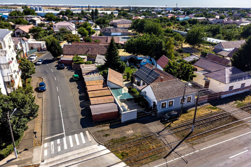 Casă 5 camere - teren 1214 mp - la cheie - Aradul Nou - ...