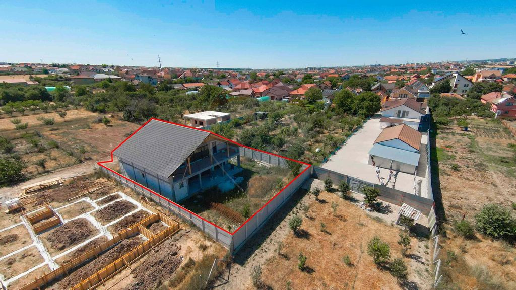 Casă de vânzare cu 4 dormitoare, teren 573 mp, în Sân...