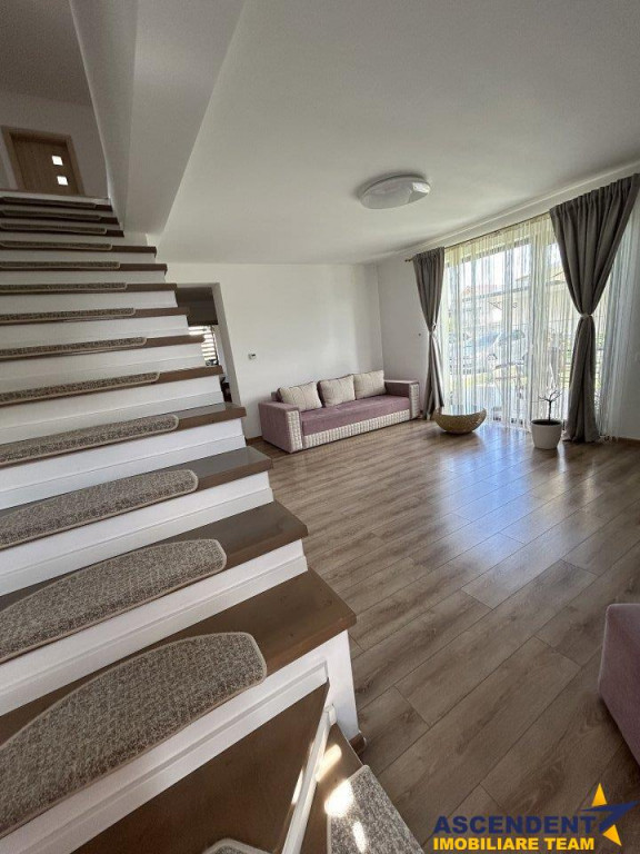 Eleganta, mobilata si accesorizata, Cristian, Brasov