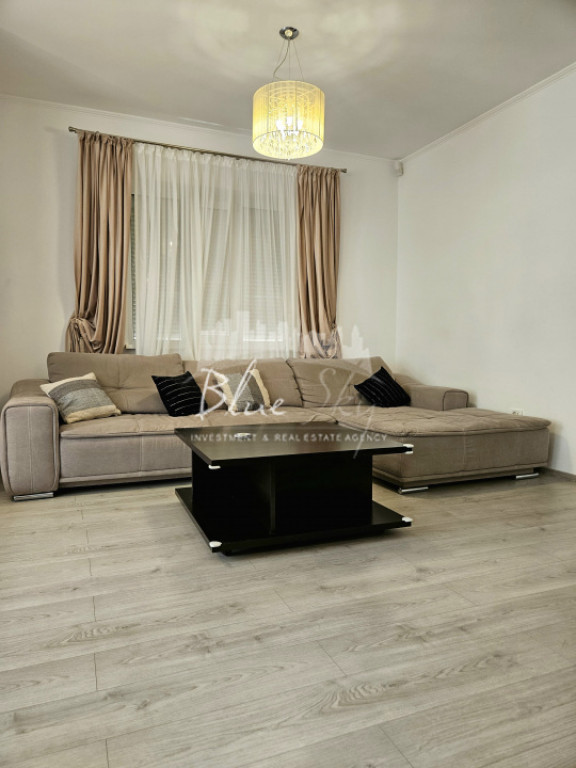 Vila P+1 de inchiriat pe termen lung in Mamaia Sat