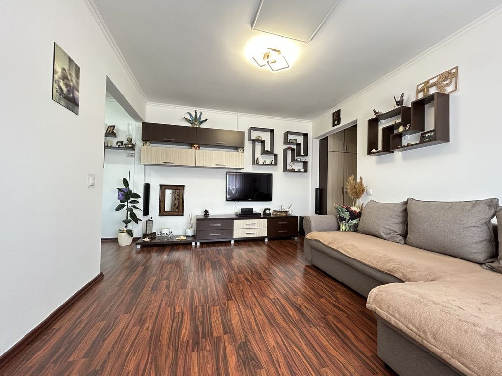 Apartament cu 3 camere Piata CET mobilat utilat modern - ...