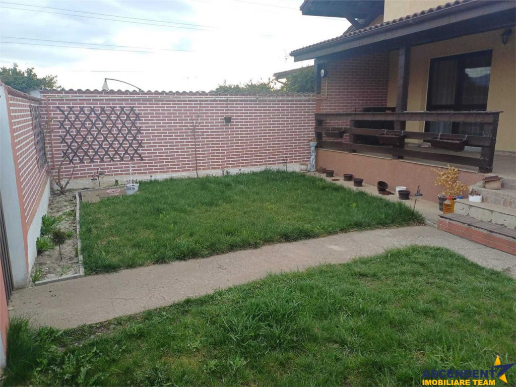 Casa cocheta si compacta, Sanpetru, Brasov