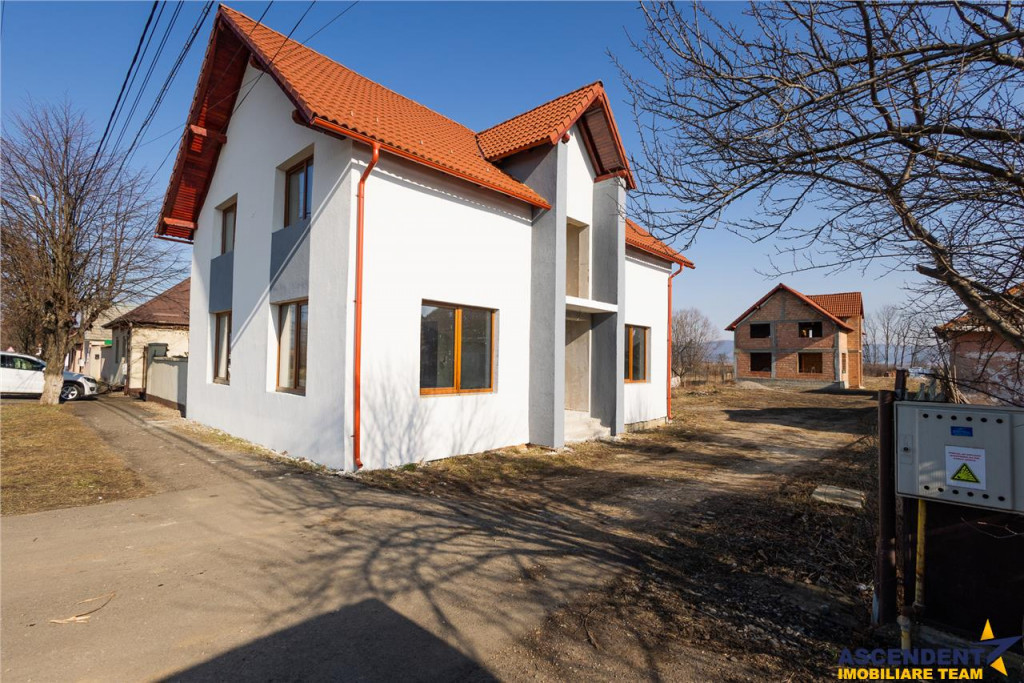 FILM! Casa noua, cu utilitati complete, predare cu finisaje