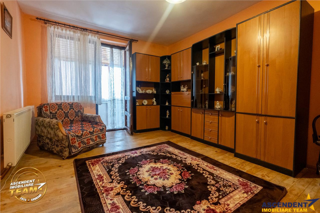 FILM! Garsoniera compozitie generoasa, luminoasa, cu balcon