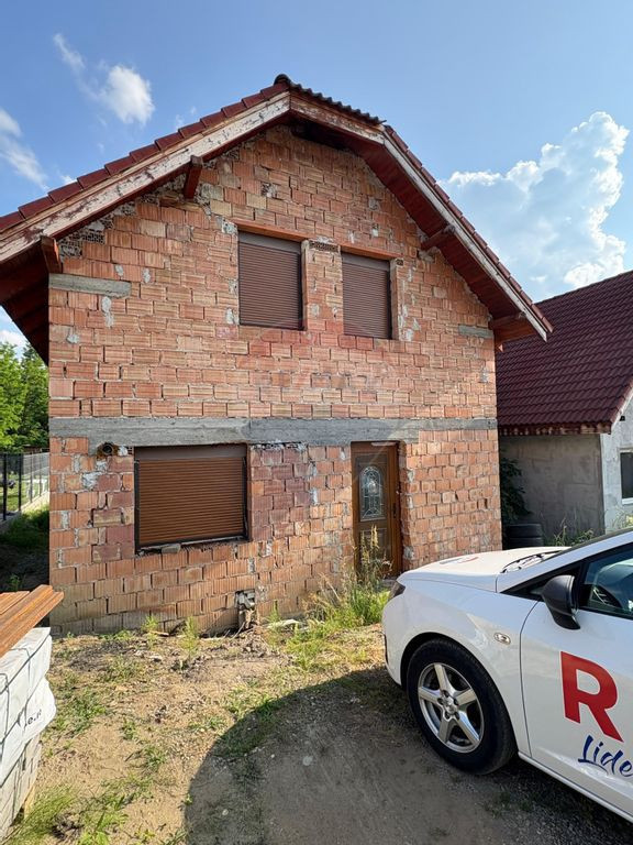 Casa noua - la rosu in Cartier Stromberg