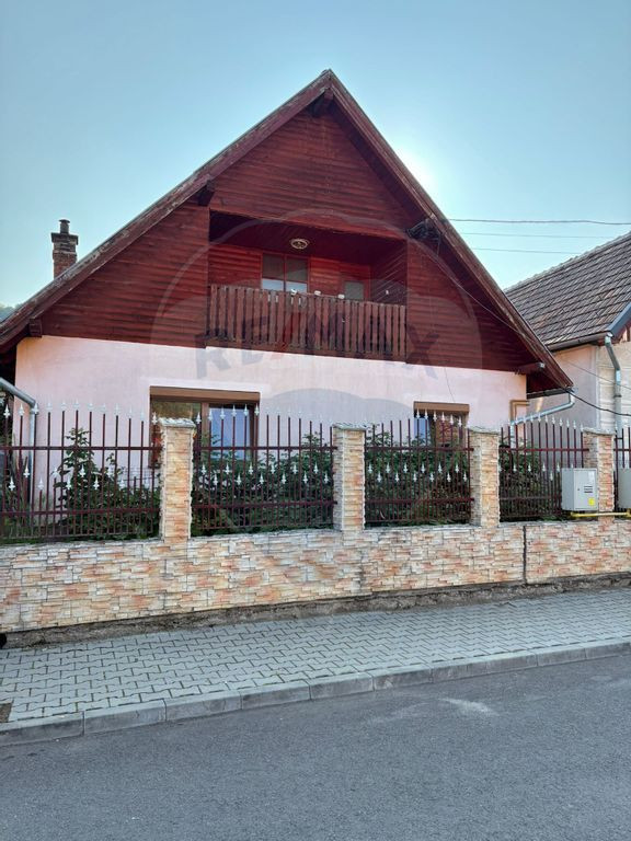 Casă in zona Mosnei pe strada Morii de Scoarta