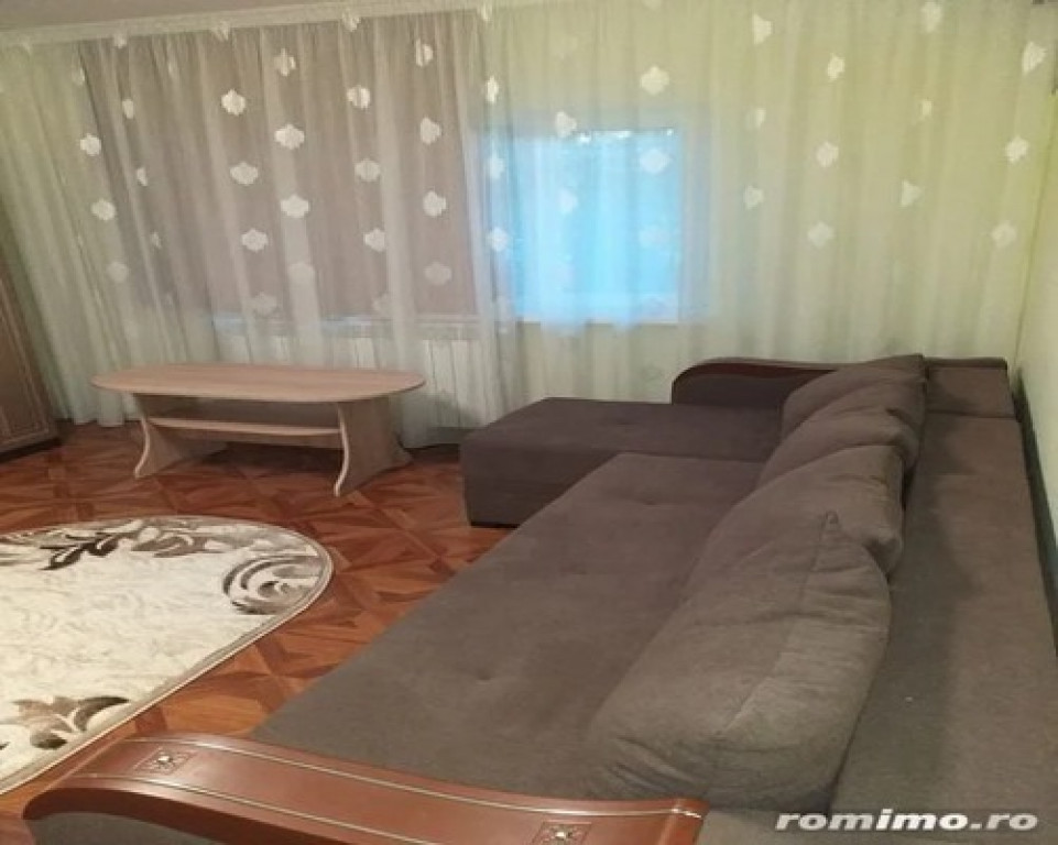 1 camera in zona Aradului