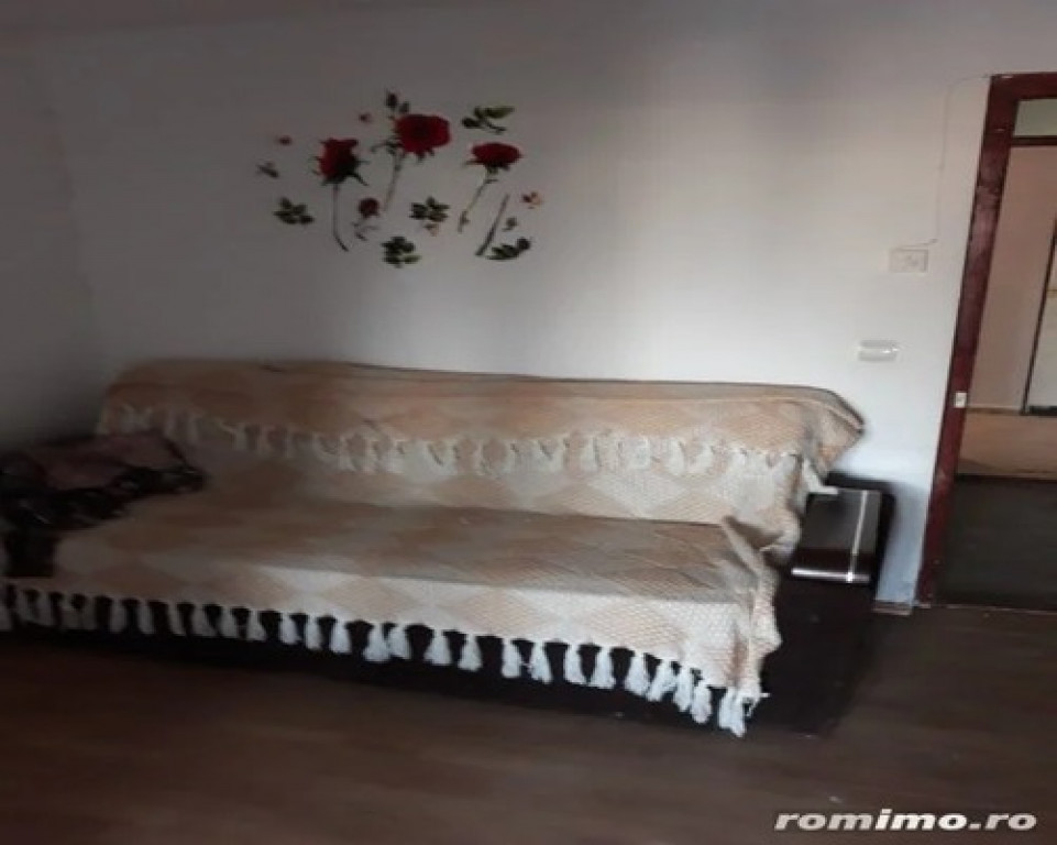 1 camera in zona Blascovici