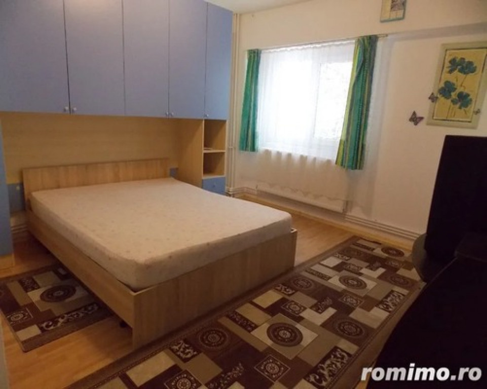 1 camera in zona Bucovina