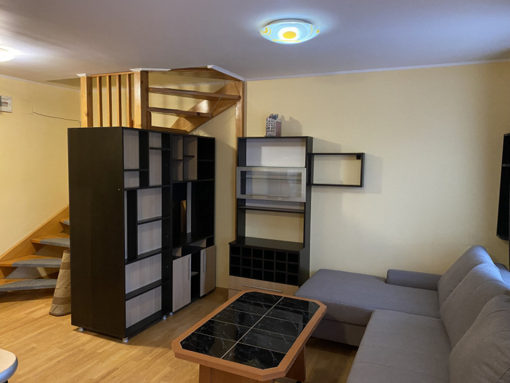 Apartament tip mansarda 2 camere strand str barsei