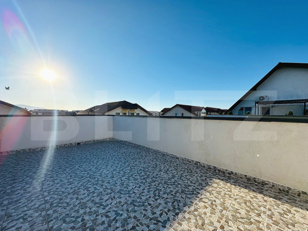 Apartament cu 3 camere - 76 mp utili, terasa, parcare si box