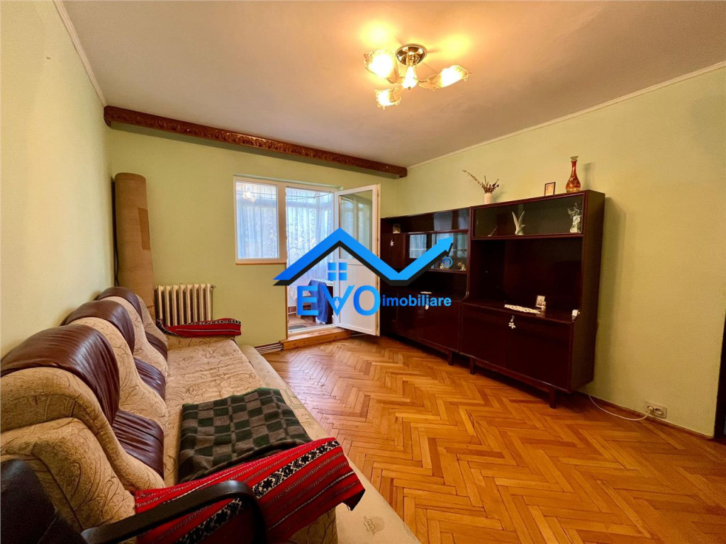 Apartament de , 3 camere, etajul 1, Baza 3, langa Silk Distr