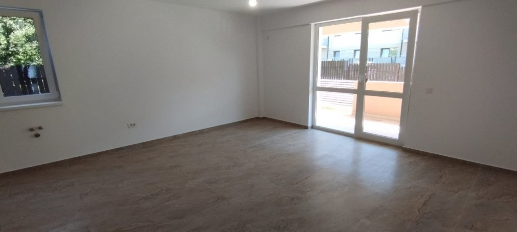 APT. 3 CAMERE, INTABULAT,GRADINA 160 MP + TERASA