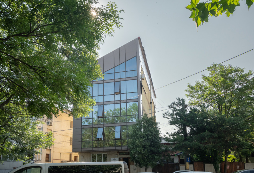 DRUMUL SARII - MACAROVICI, CLADIRE BIROURI 923 MP UTILI, LOT