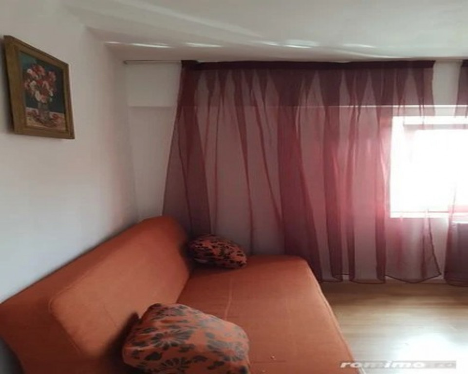 1 camera in zona Medicinei