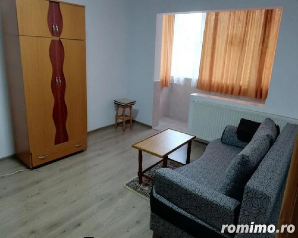 1 camera in zona Dacia