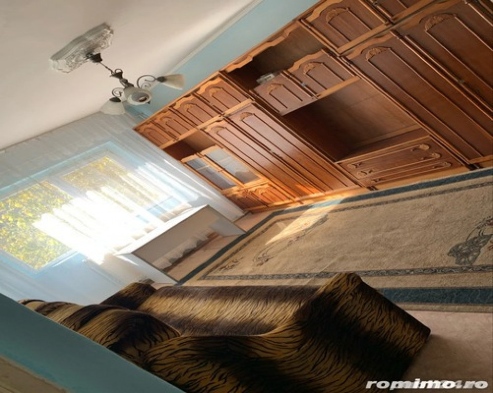 1 camera in zona Dacia