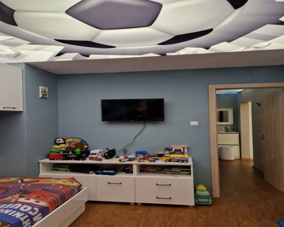 3 camere in zona Torontalului