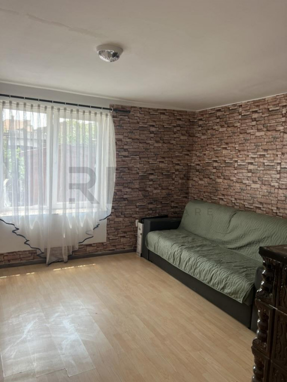 RECO, apartament la casa, la curte, in centrul orasului, O
