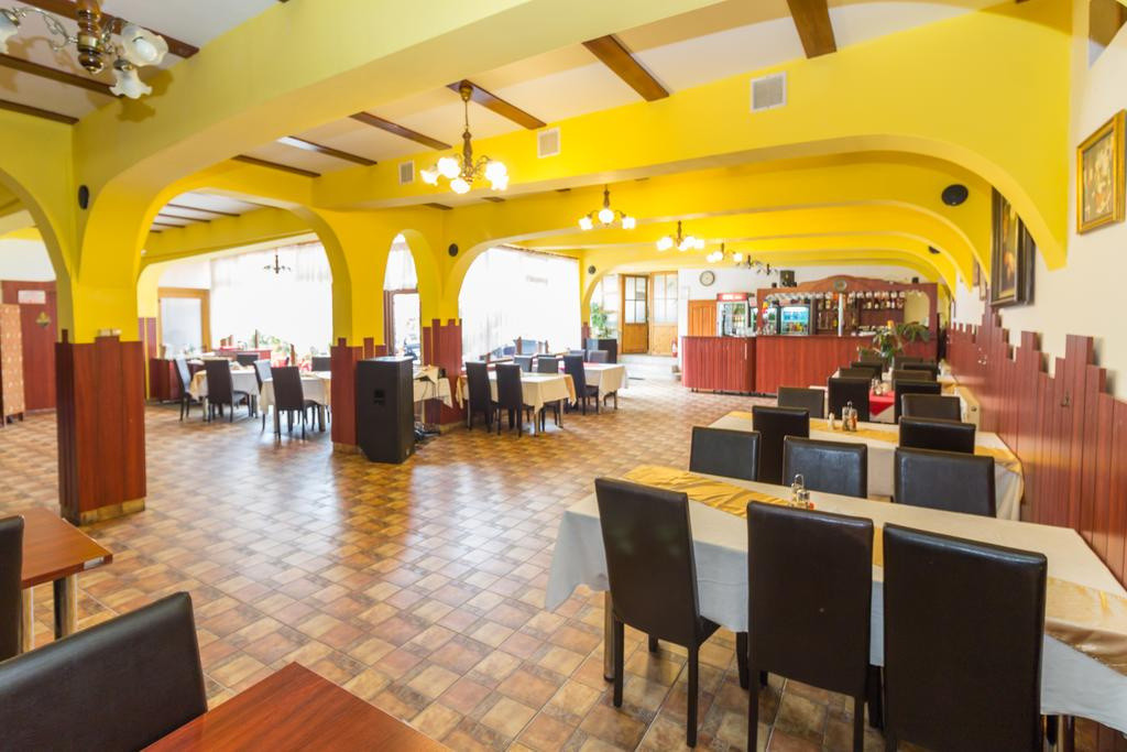 Hotel / Pensiune, 12 camere, 905mp, zona Noua