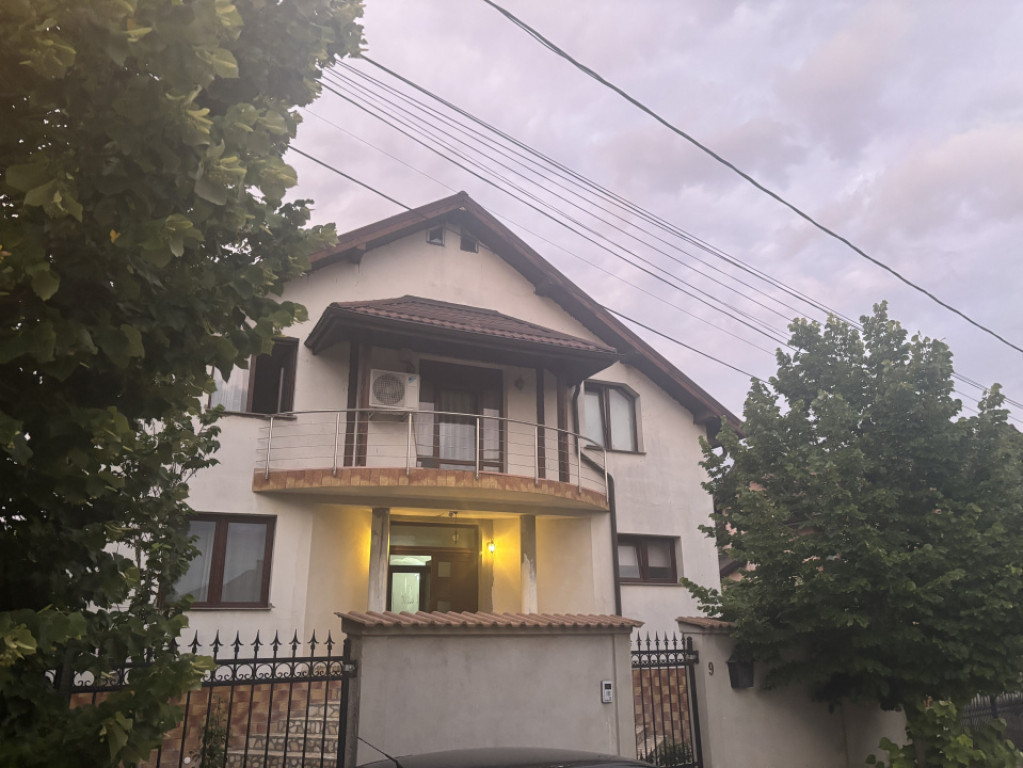 Casa ,zona Ford, suprafata utila 360 mp,teren 518 mp POSIBIL