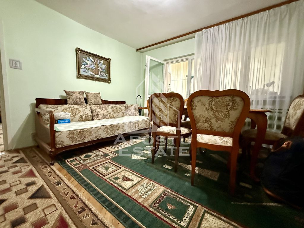 Apartament cu 3 camere, centrala proprie, etaj 2, zona Gi...