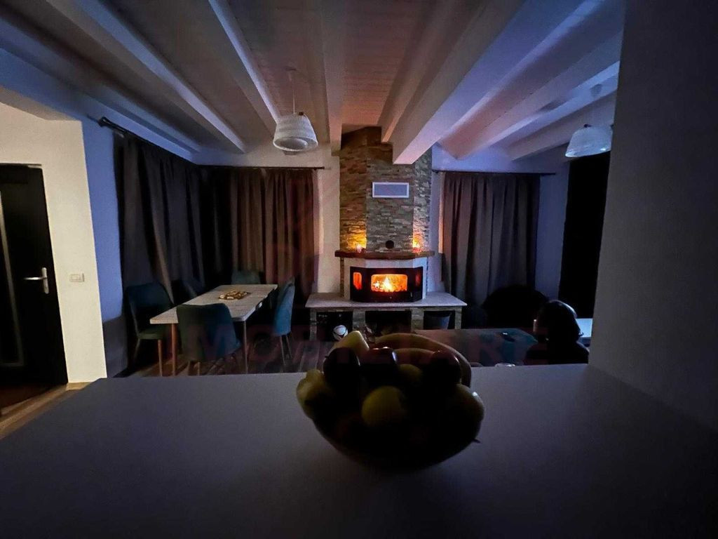 Casă la cheie, de vânzare în Poiana Mărului, Jud. Car...