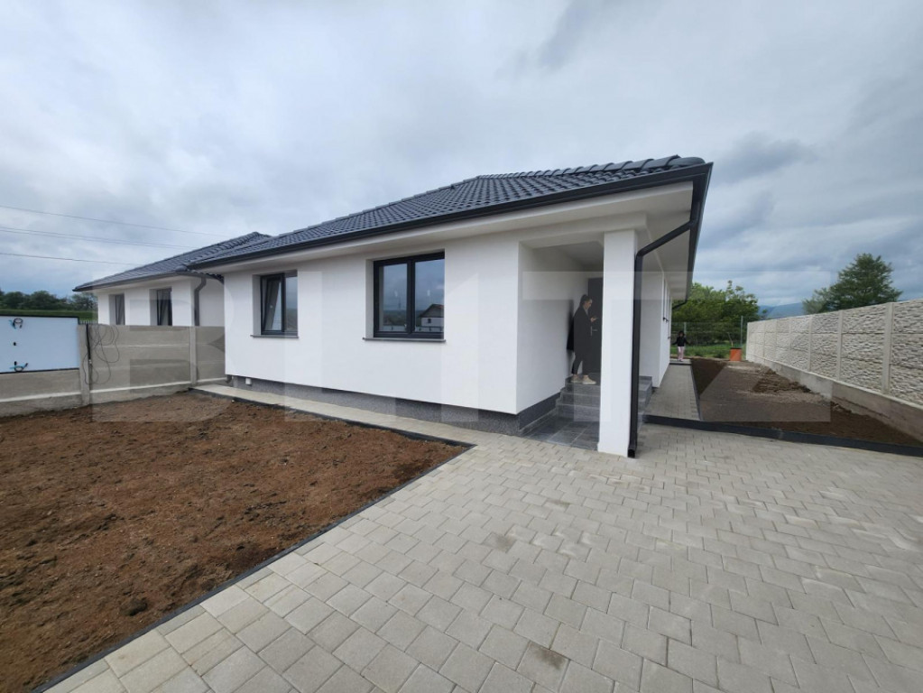 Casa de vanzare, 83 mp, cu 4 camere, zona Partos