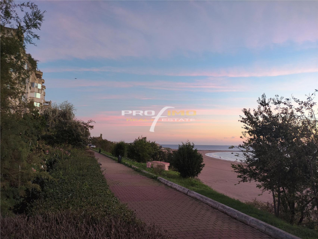 Falez Nord apartament 3 camere decomandat parter inalt vede