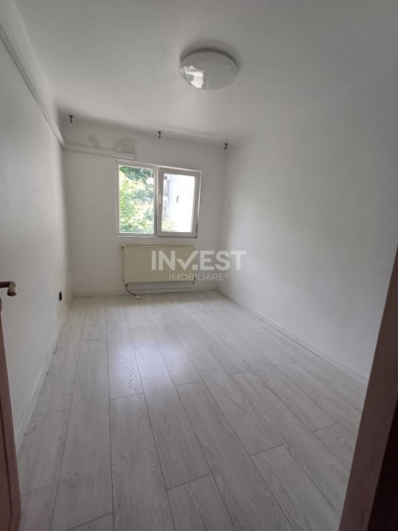 Apartament cu 3 camere de vanzare in Dacia- Liber, mutare im