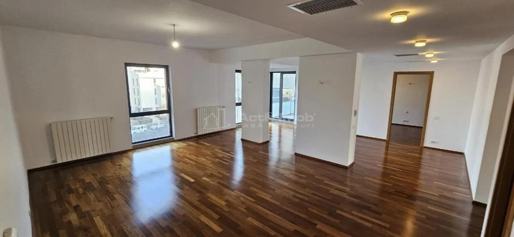4 Camere, 160 mp, Parcare, Ambasada SUA