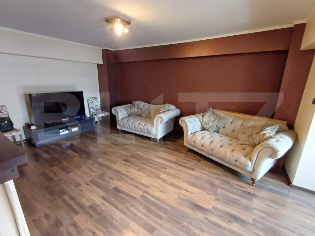 Apartament de inchiriat, cu 2 camere, 63 mp, decomandat, zon