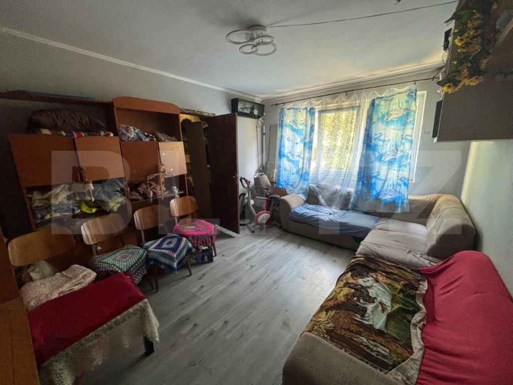 Apartament de vanzare, cu 2 camere, 40 mp, zona Micro 11