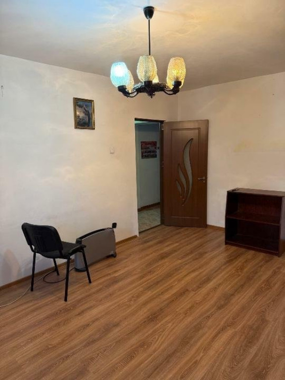 Apartament de 3 camere ( Bloc Reabilitat )-Dristor