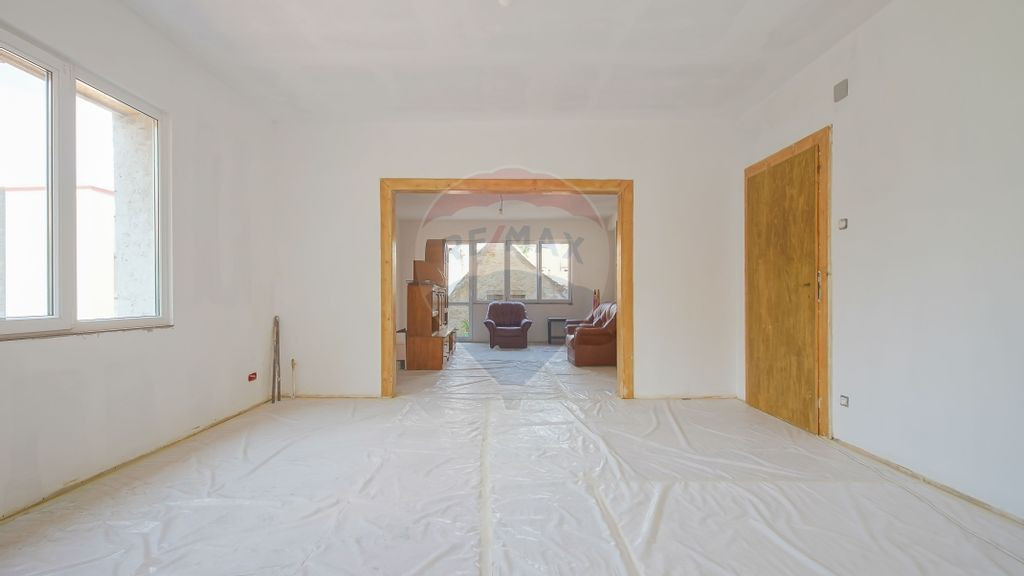 Apartament cu 3 camere de vânzare în zona Brasovul Vechi